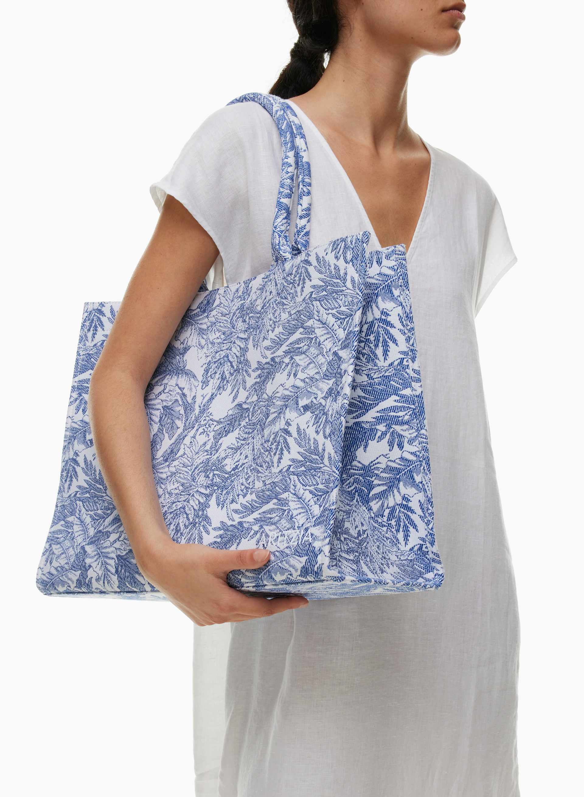 Keep Bigger Tote | Aritzia CA
