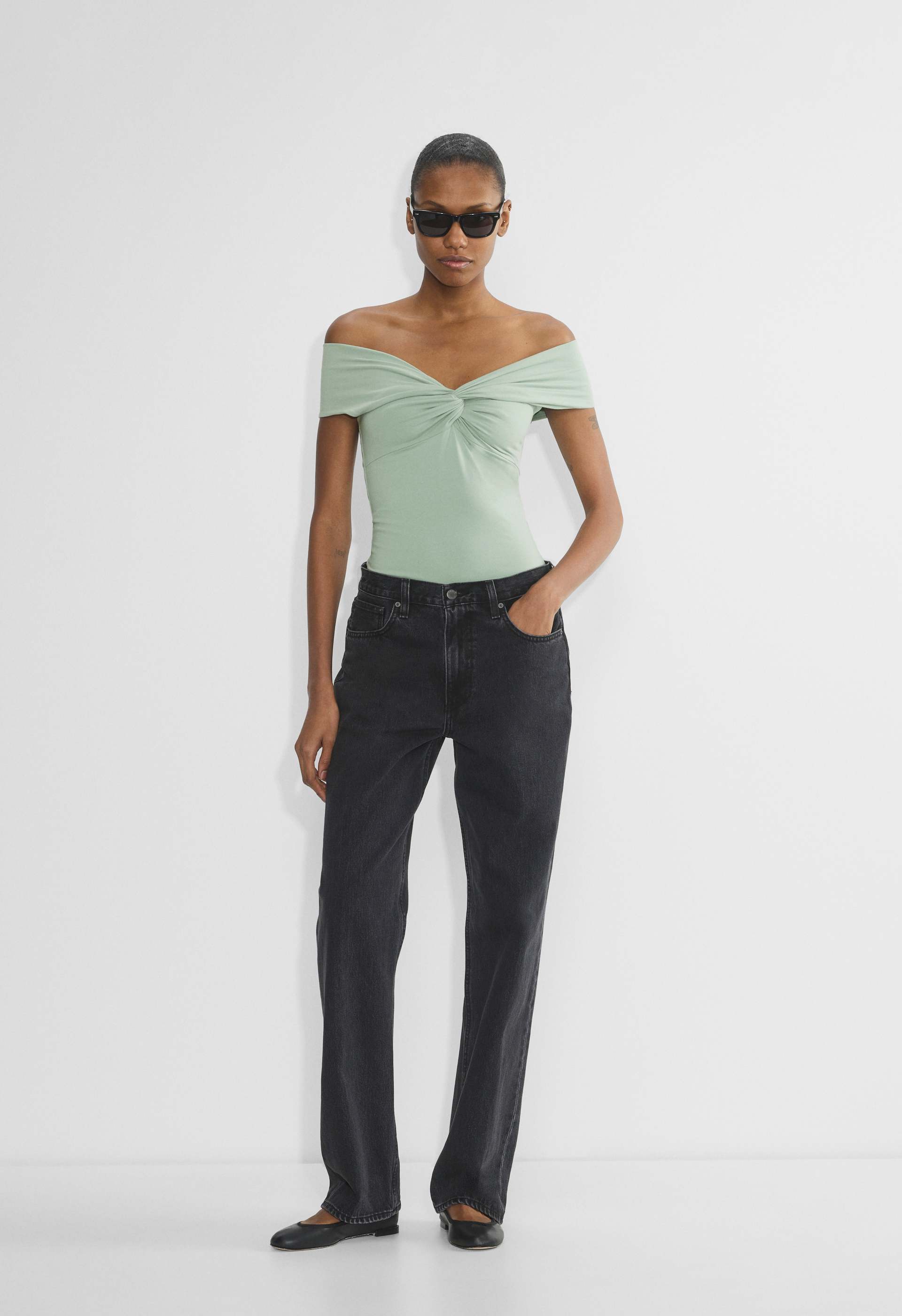 Casual Contour Twist Off-Shoulder Top | Aritzia US