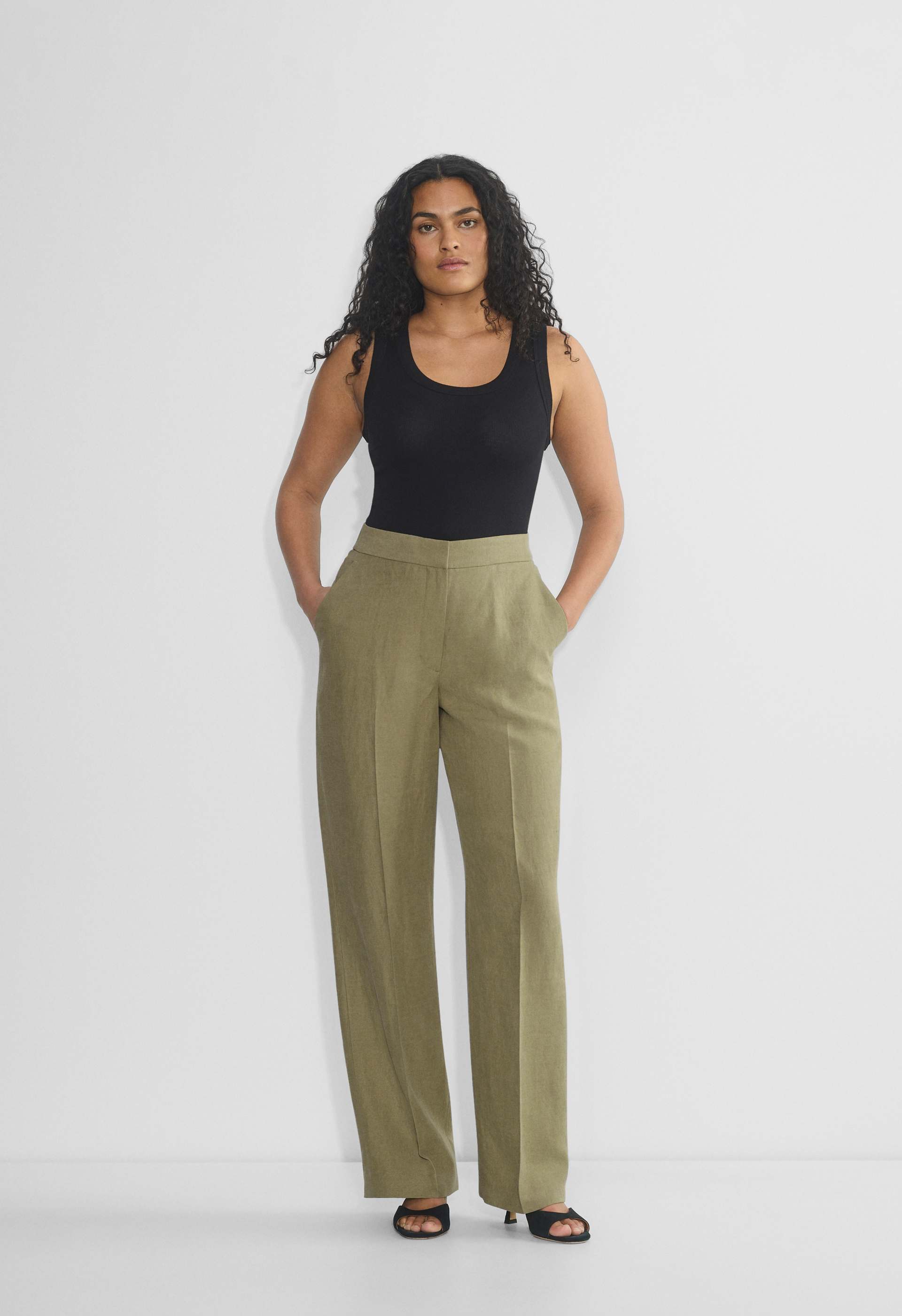 The Limitless Pant™ Curve-Fit - CruiseLinen™