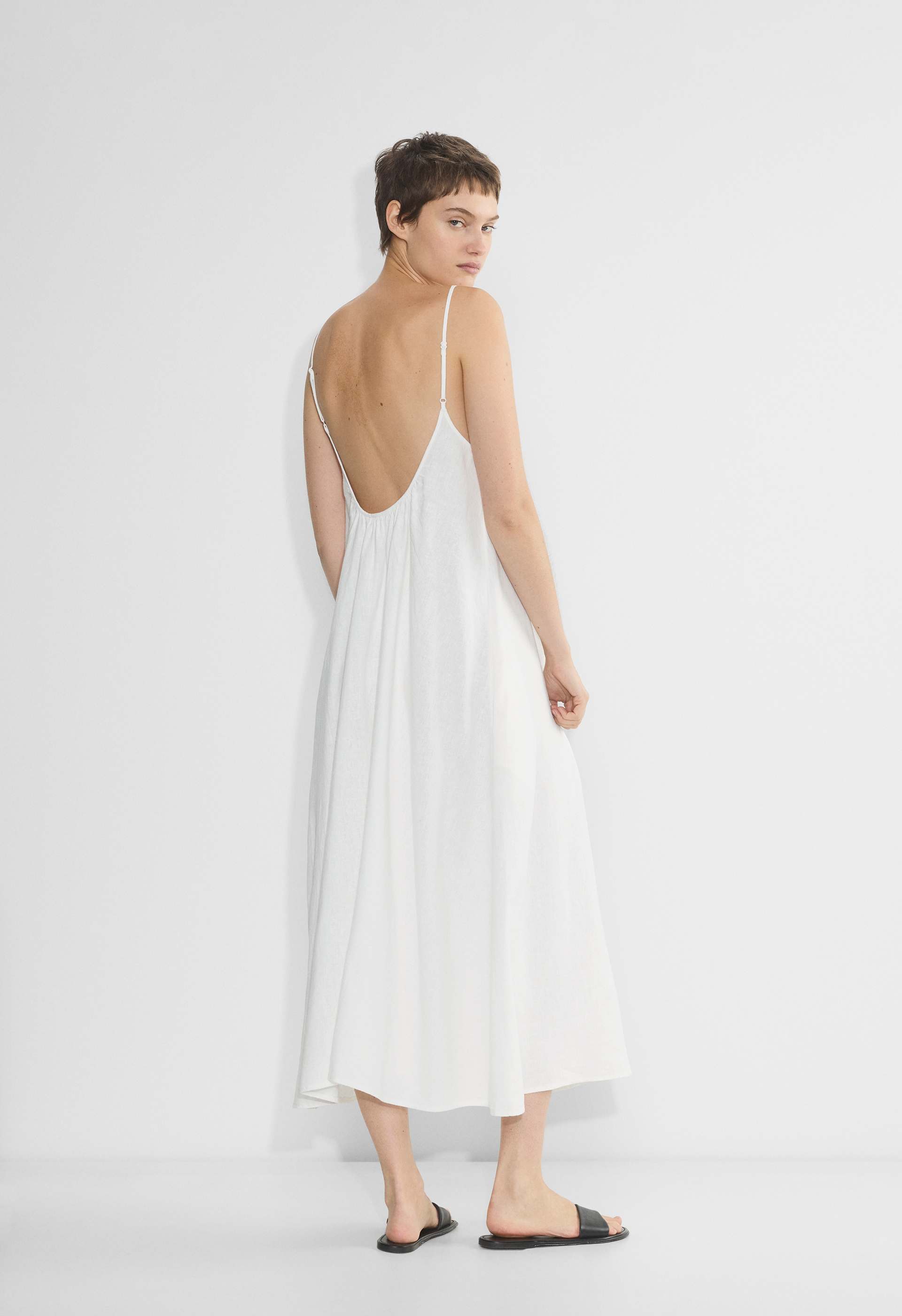 Wellbeing Linen Dress | Aritzia US