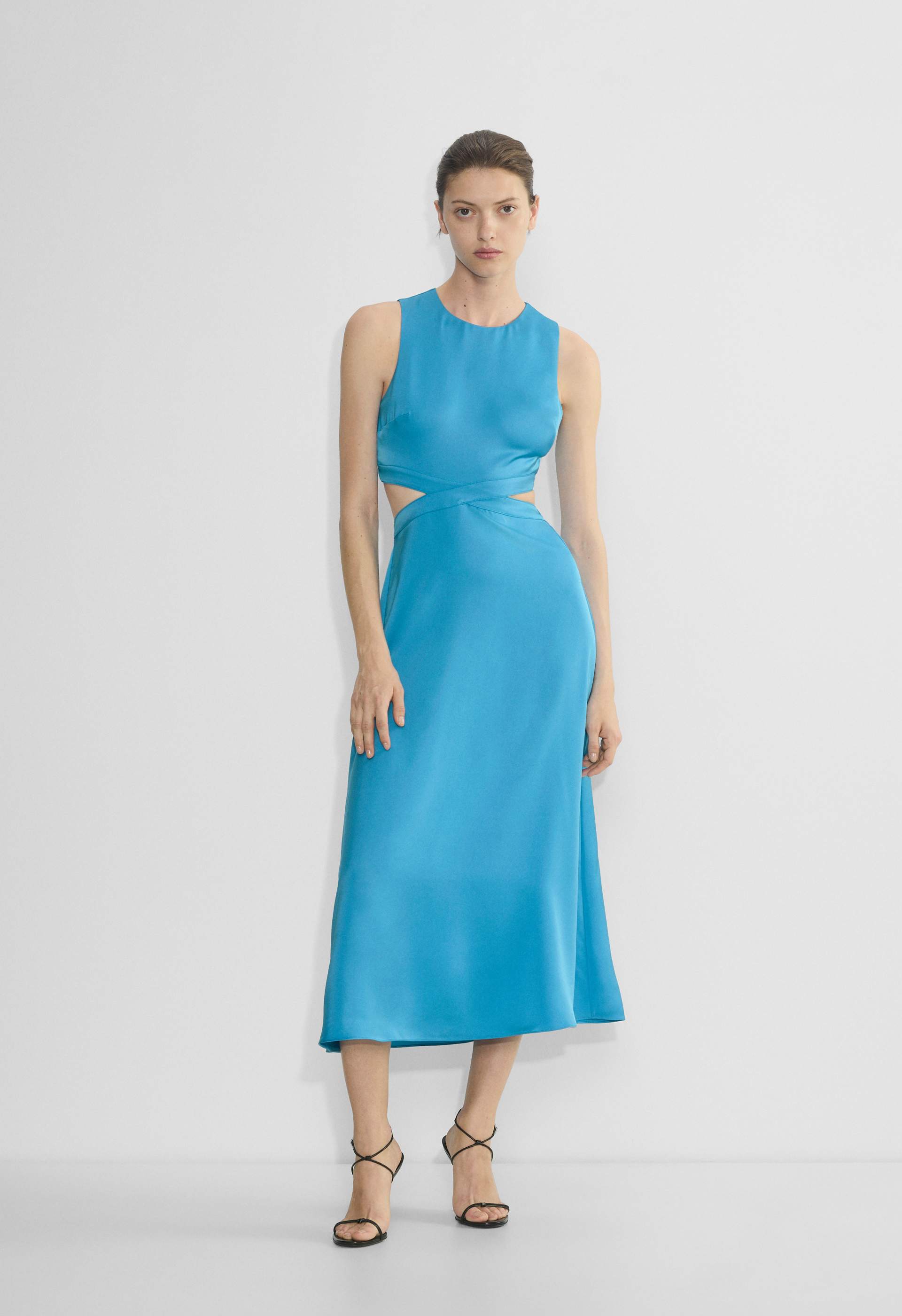 green emerald velvet dress Chic Satin Sleeveless Midi Dress with Flared Hem main image 0