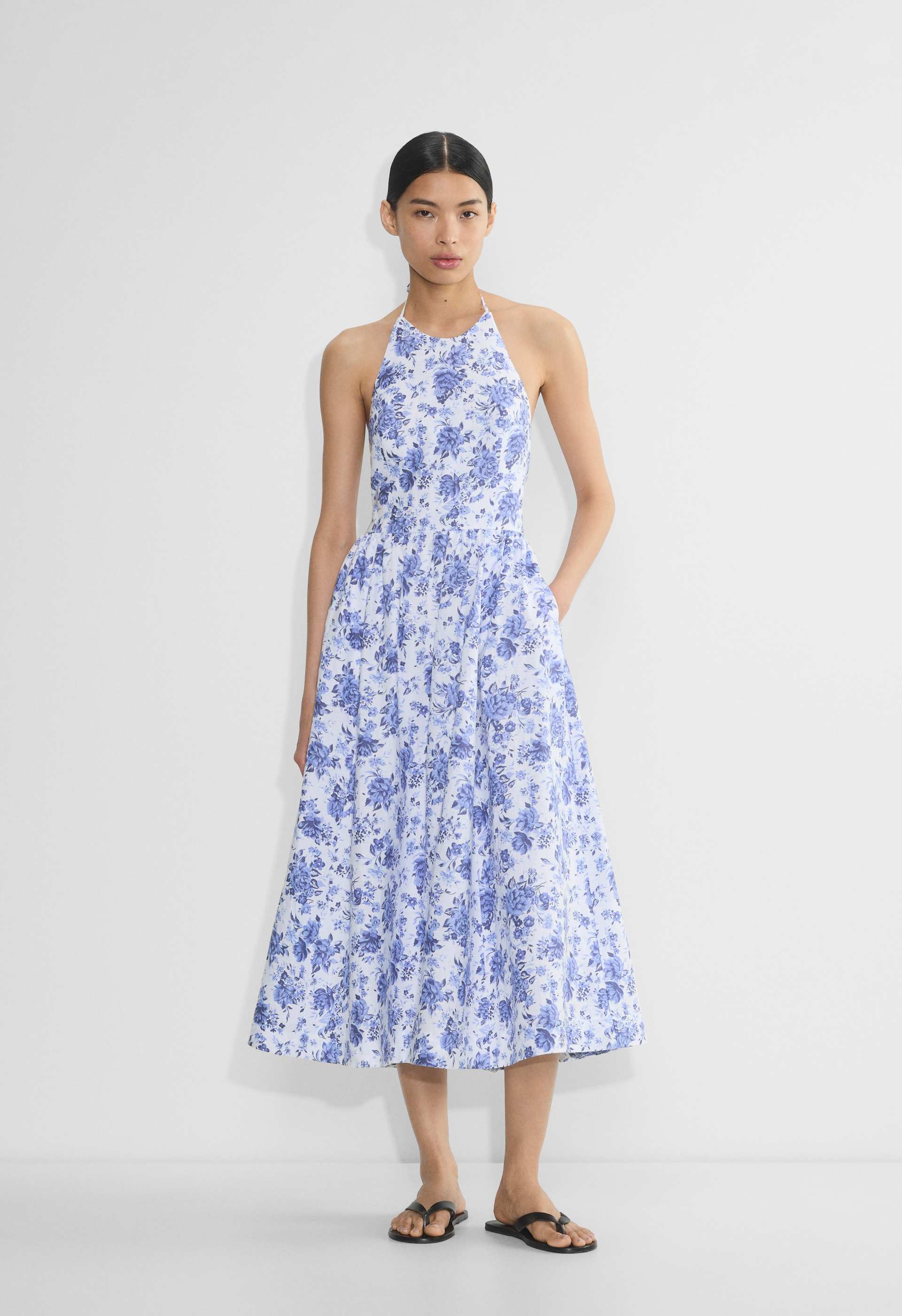 aritzia dress Bethenny's Favorite Aritzia Babaton Dress Is a Summer Essential   Bethenny.com
