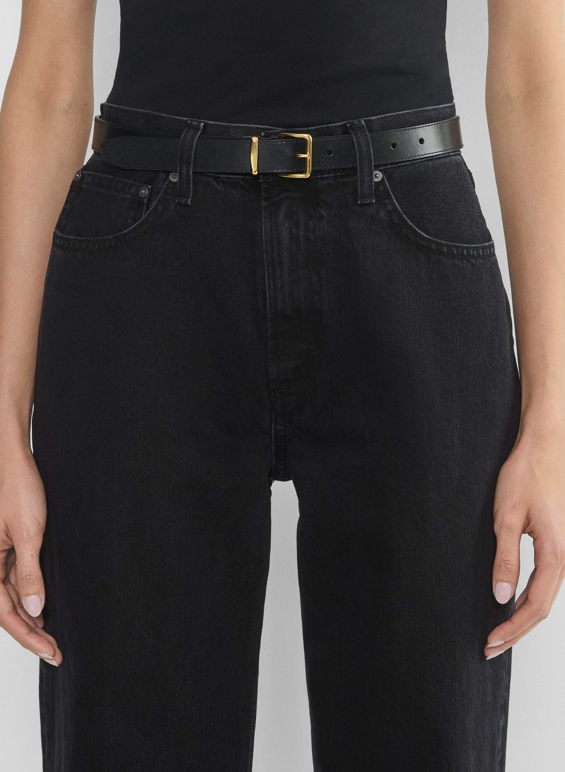 Emblem Solid Brass Leather Belt | Aritzia US