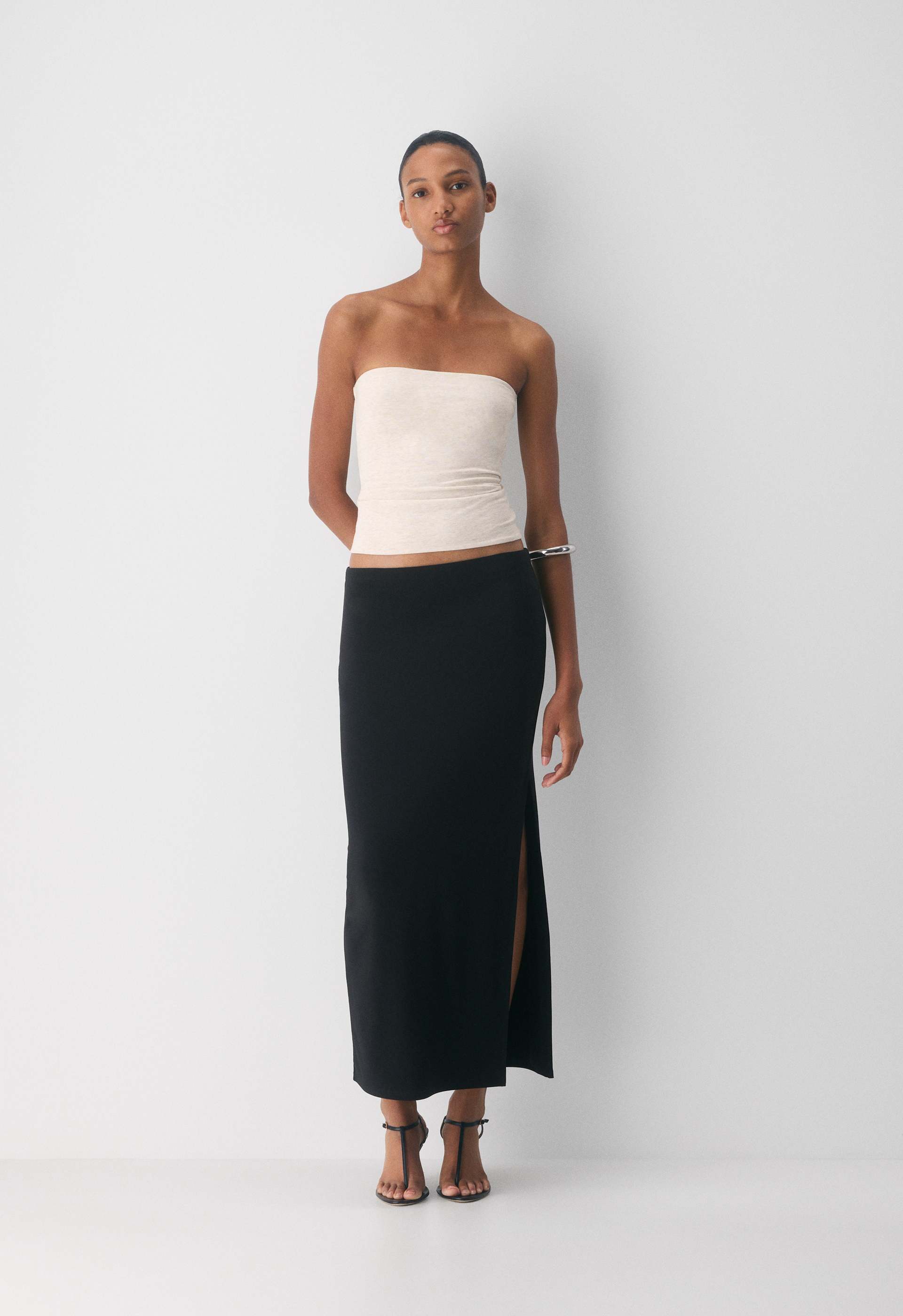 Casual Contour Hi-Hip Tube Top
