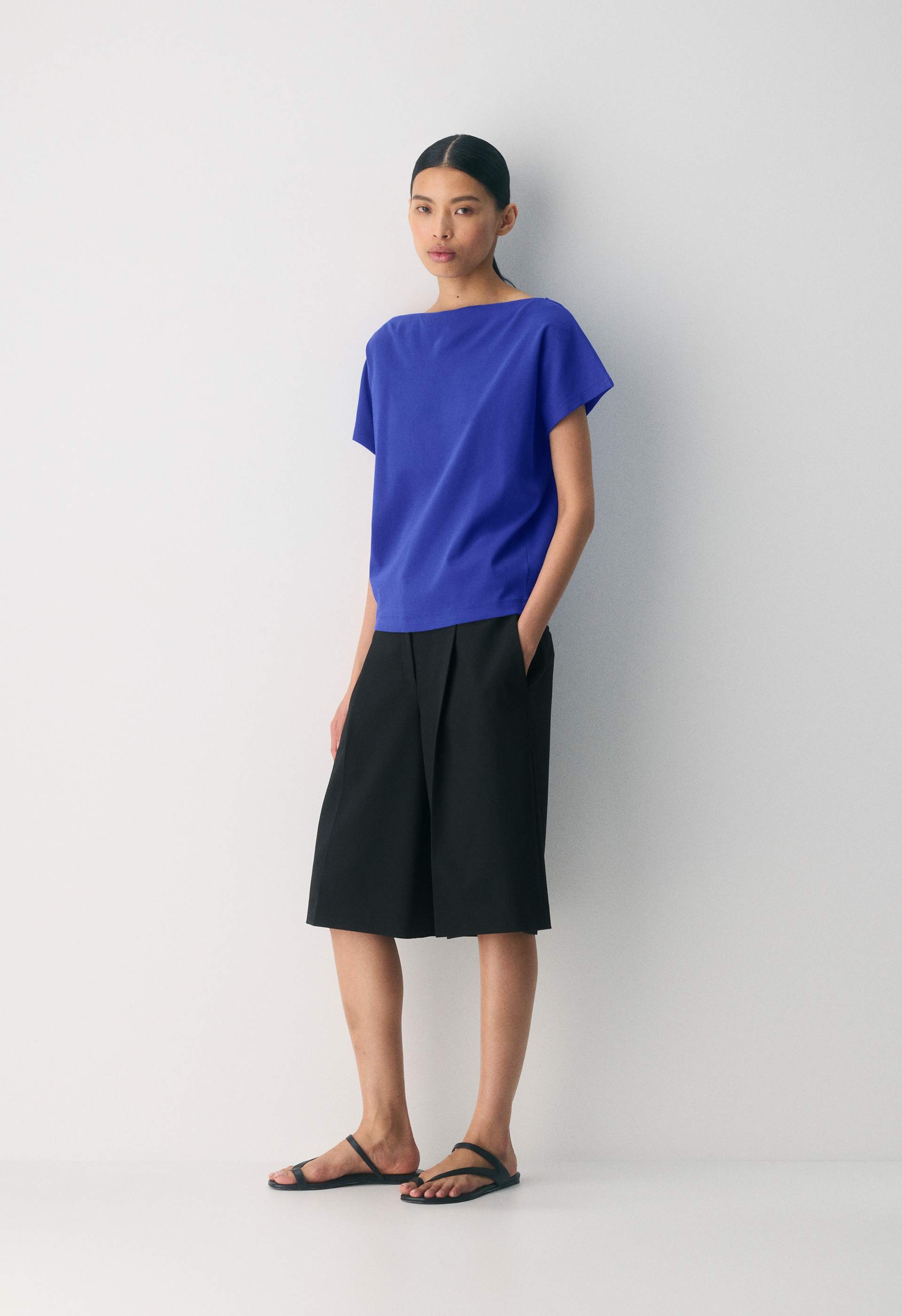 InterLock Cotton Caveat T-Shirt | Aritzia US