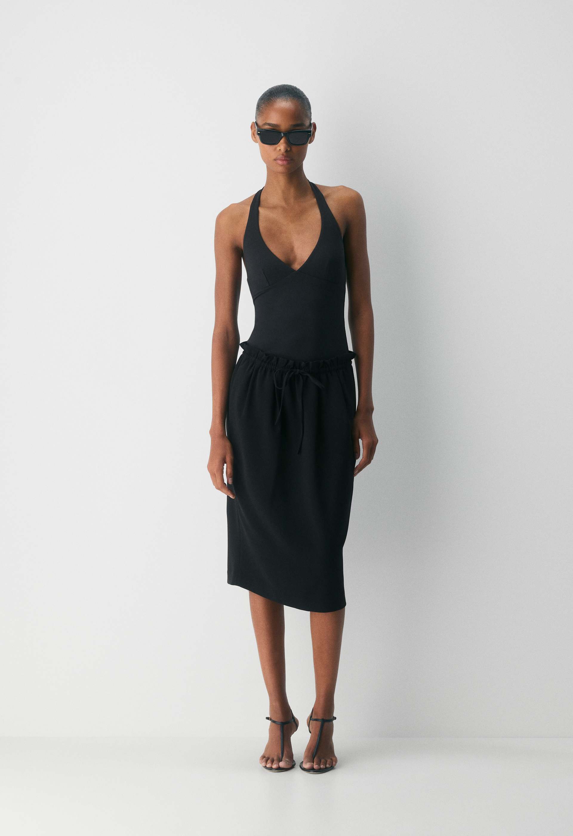 Aritzia アリツィア　ヨガウエア　ロンパー　黒 Original Contour Abyss Halter Top | Aritzia US