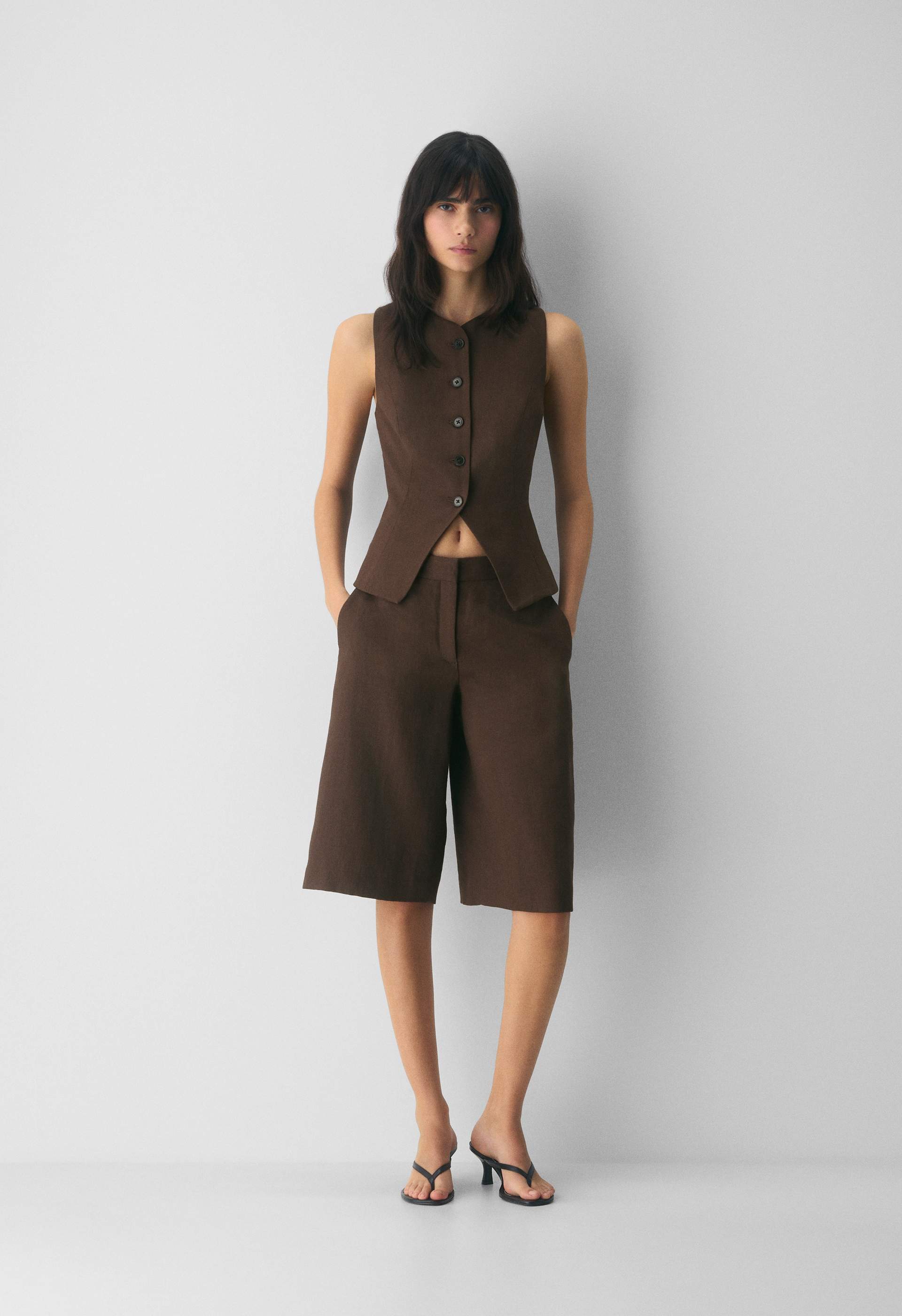 Regal Vest - PowerLinen™