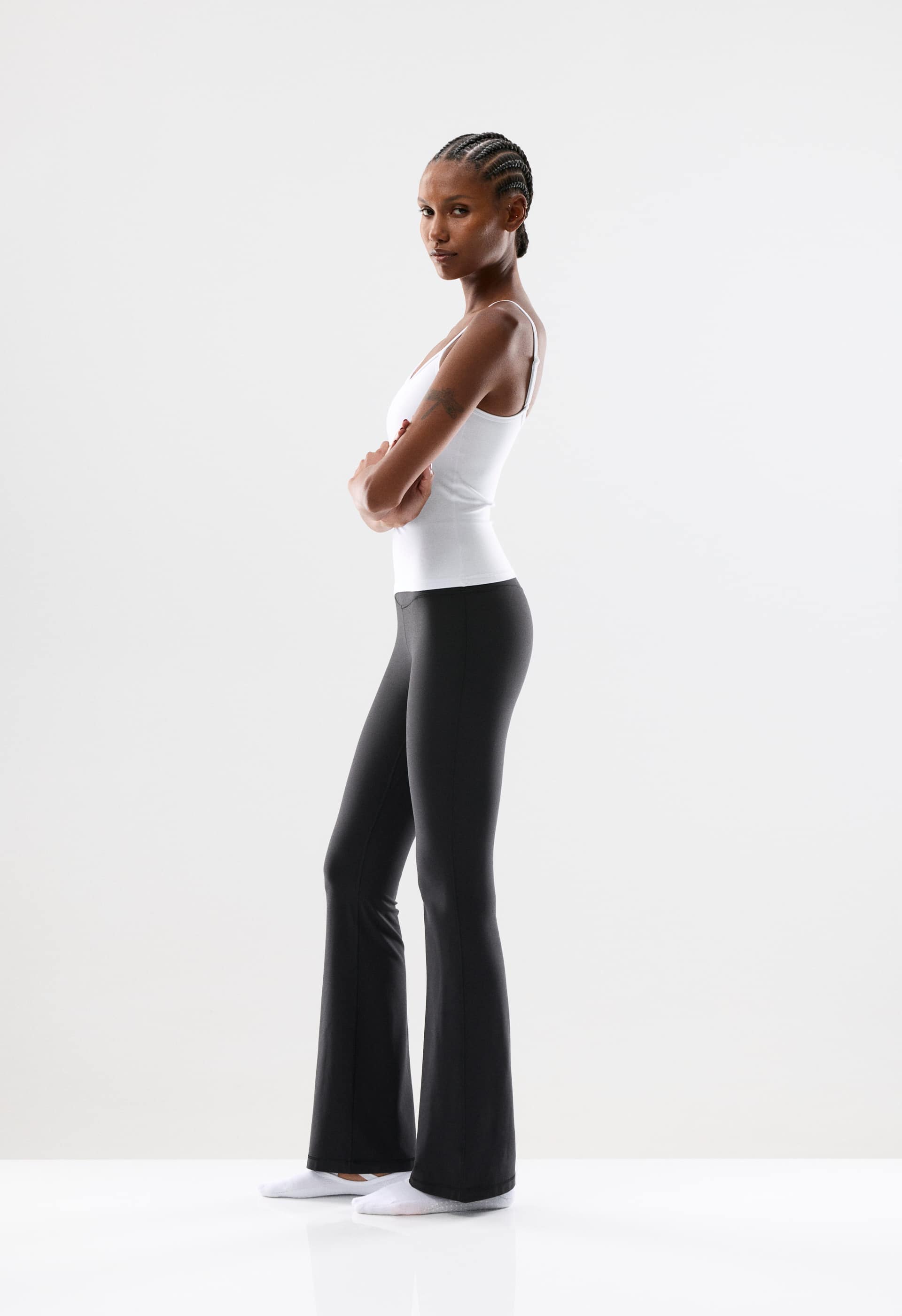 BUTTER Cheeky Hi-Rise Flare 32" Legging