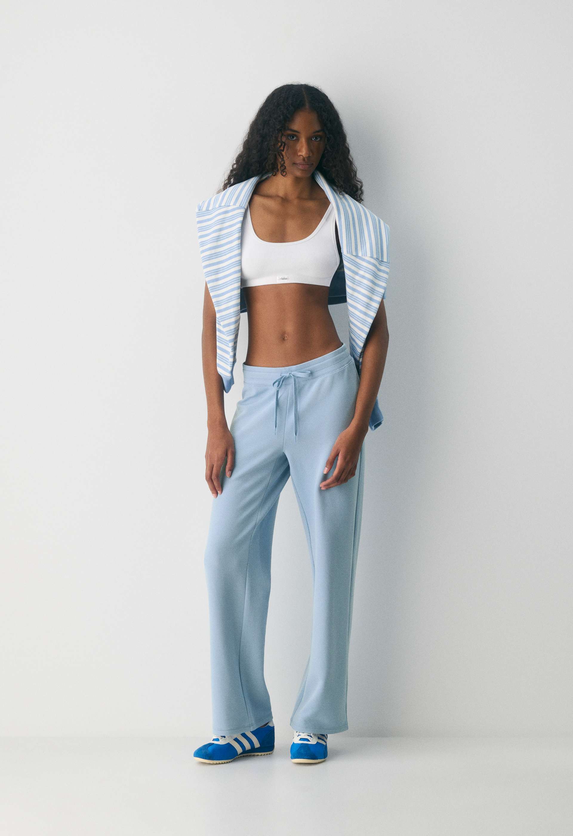 VIAVANDA BLURRY RELAX PANTS / BLUEタイダイ Wafflex Marks Pant | Aritzia US
