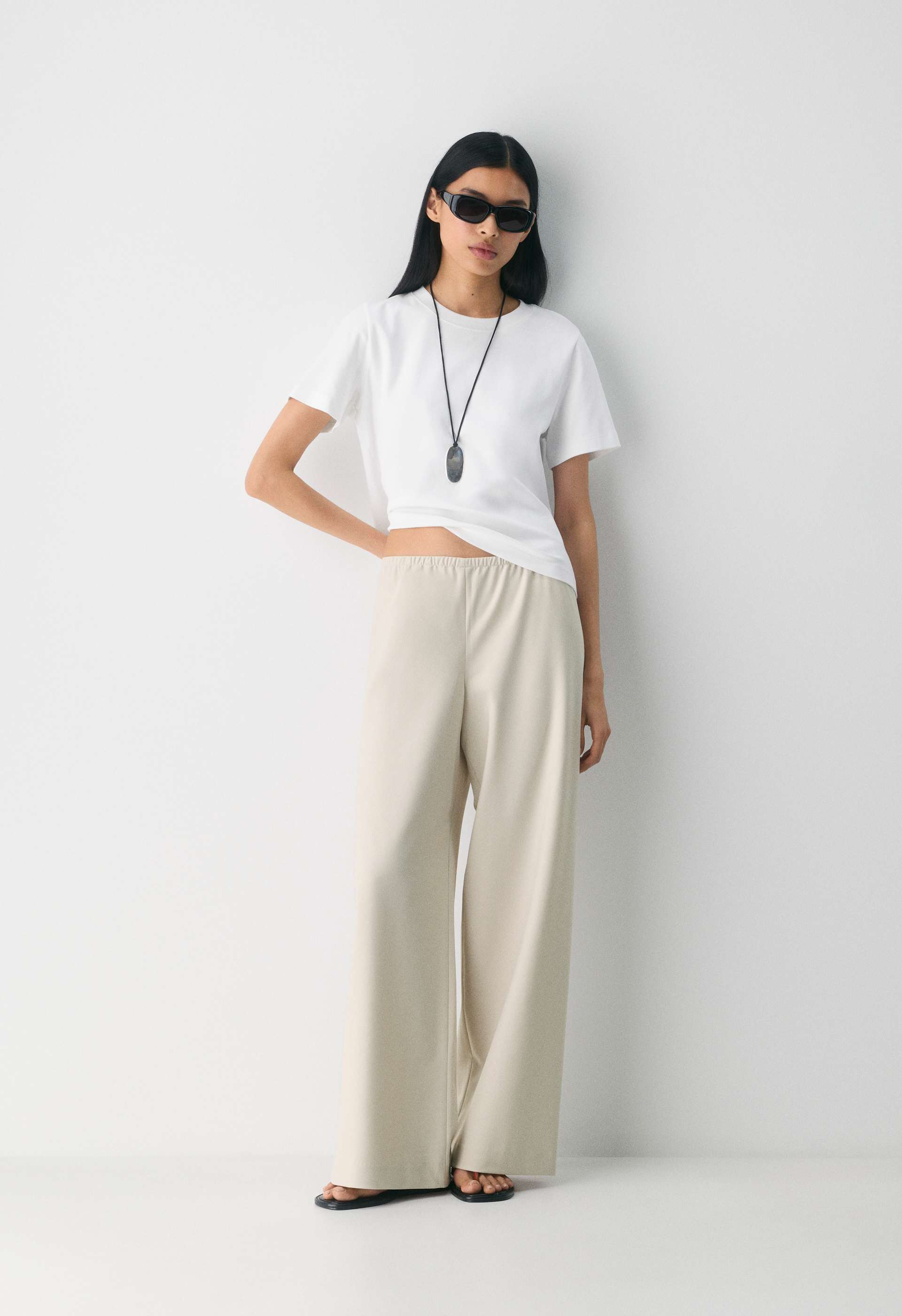 heve Verstile Paggins ecru パンツ　34 Stride Pant - Eversential™ Light | Aritzia US