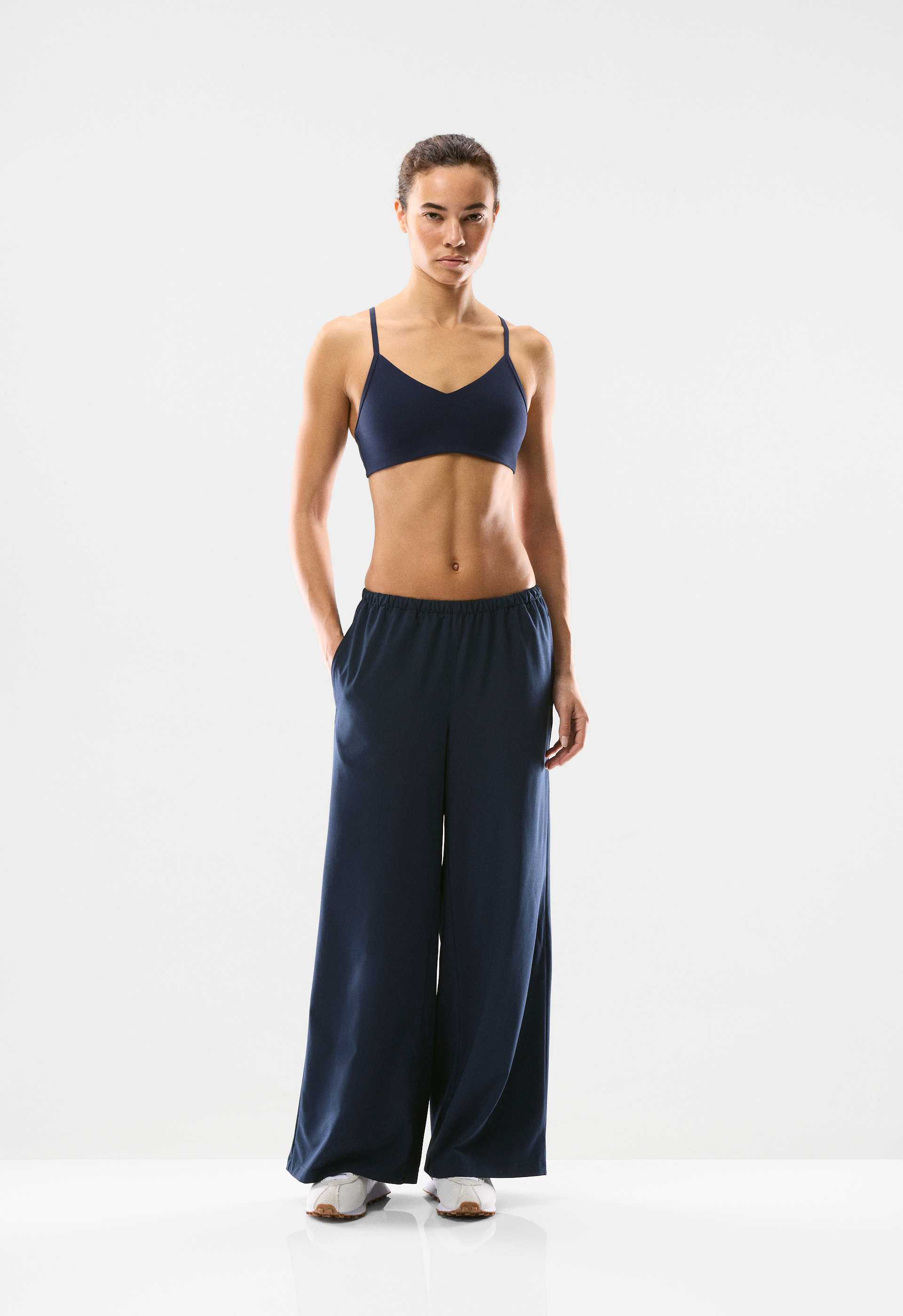 MoveTech™ Flightline Pant | Aritzia CA