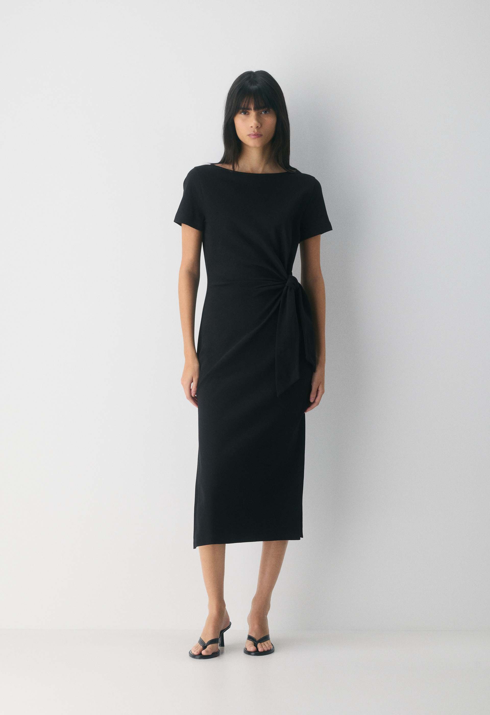 basic grey little black dress Little Black Dress (LBD)