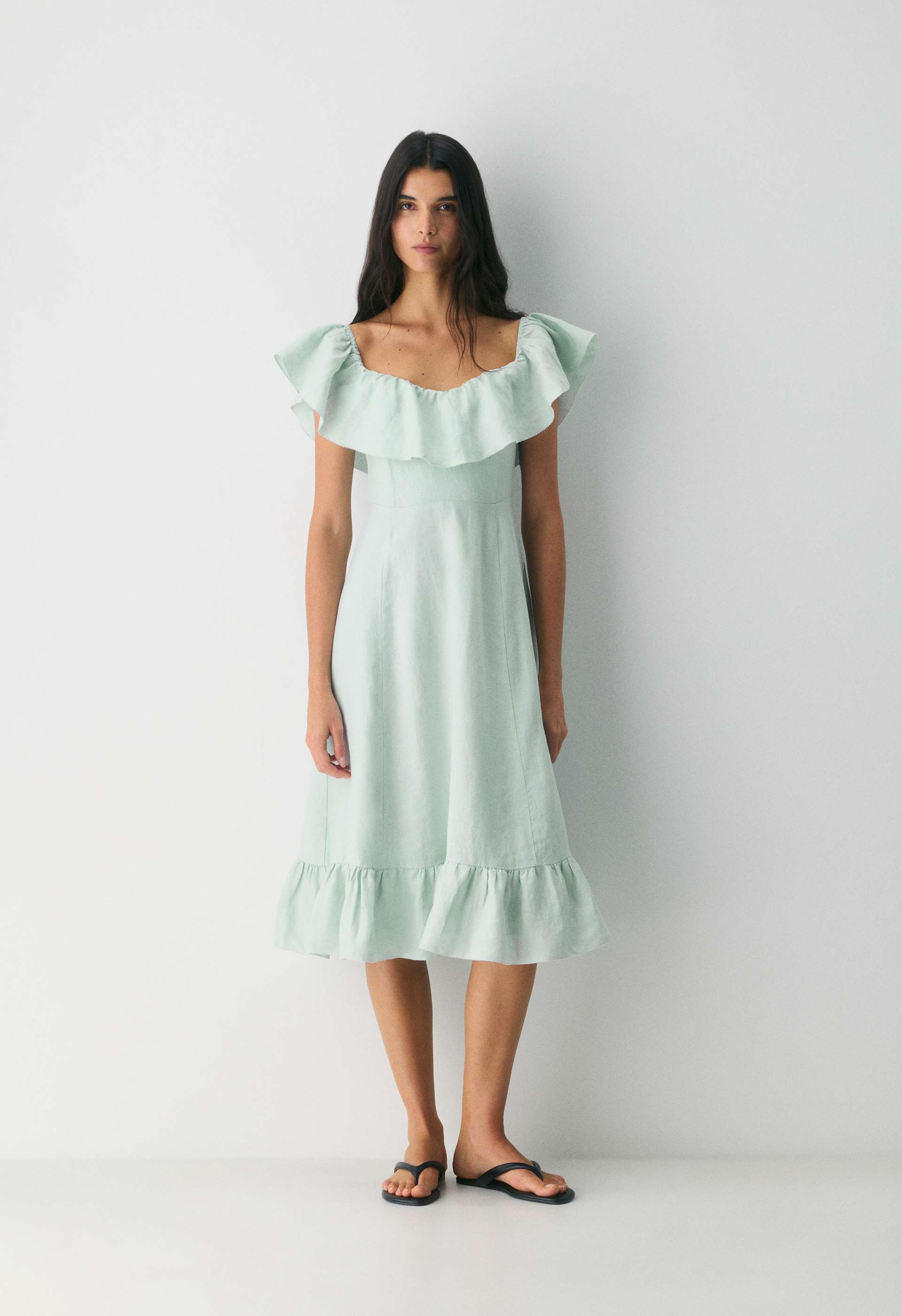 stein mart linen dresses Refresh your wardrobe at SteinMart.com Shop this featured style here:  https://steinmart.com/products/kira-drawstring-midi-dress #SteinMart  #SteinMartStyle #SaleSeason #ShopAndSave #FashionDeals