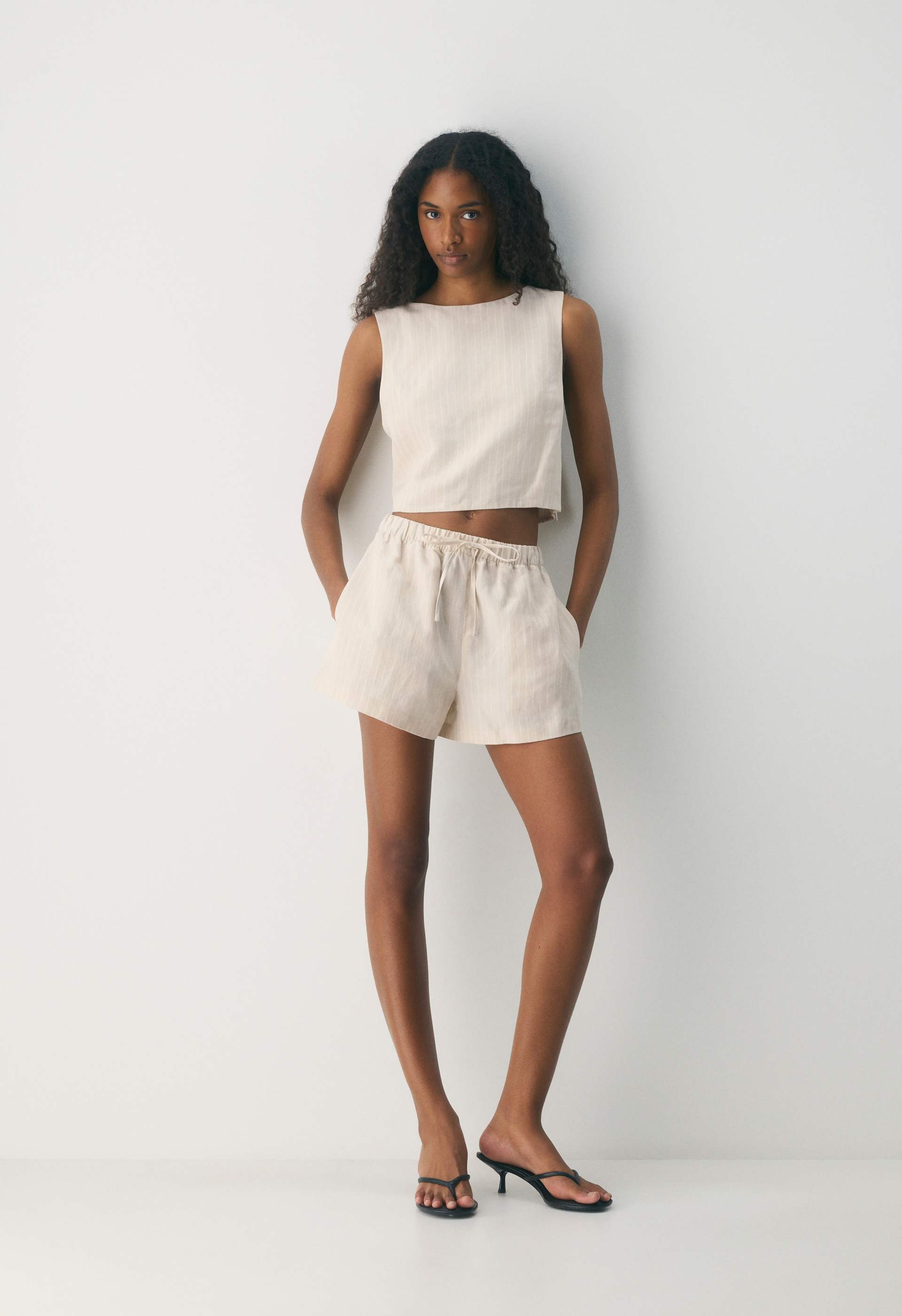 ALVA SHORT STUFF 10 X 36.25 アルバ ショートスタッフ The Lodge Short™ Mini - CruiseLinen™ | Aritzia US