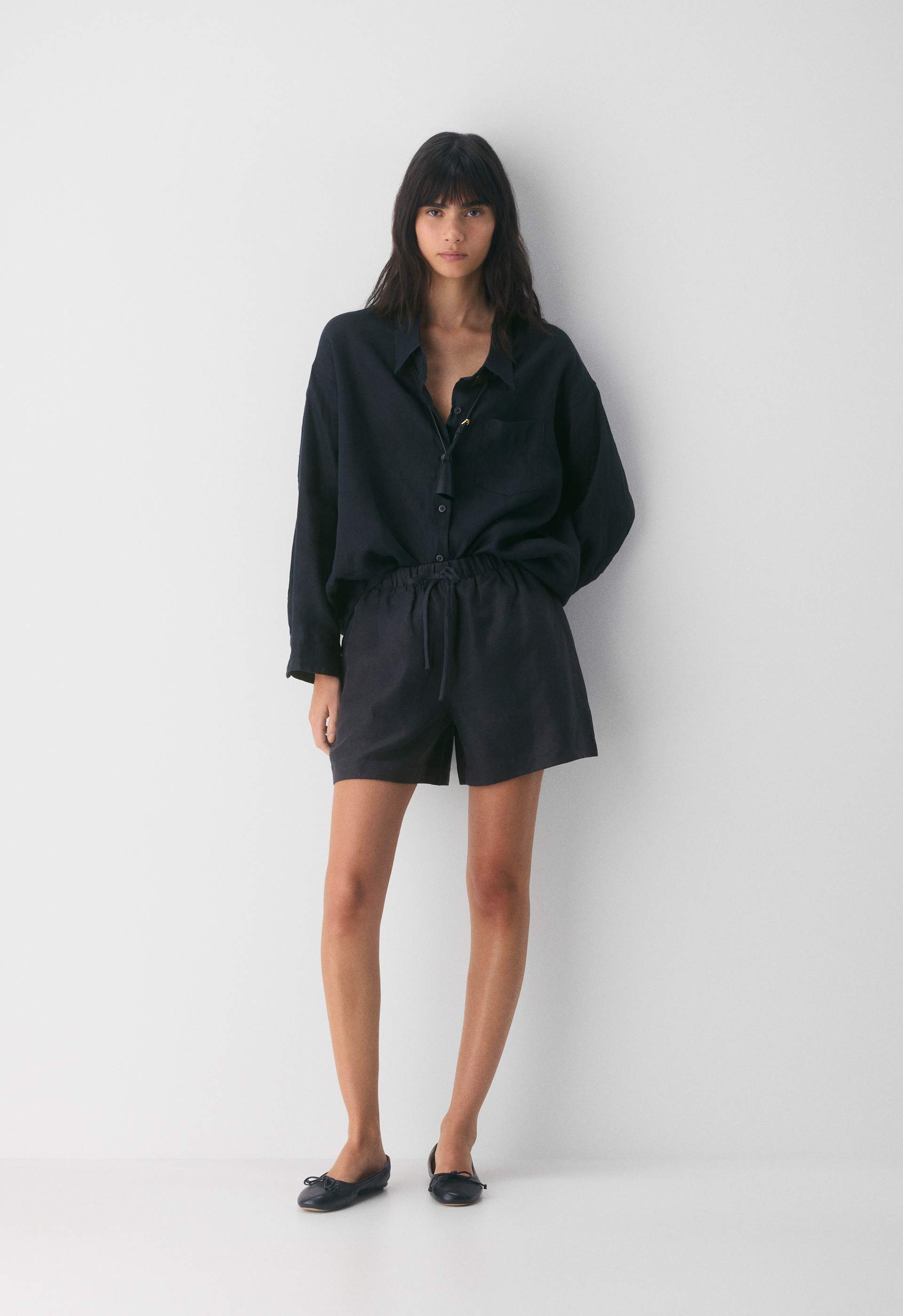 The Lodge Short™ Mid-Thigh - CruiseLinen™ | Aritzia US