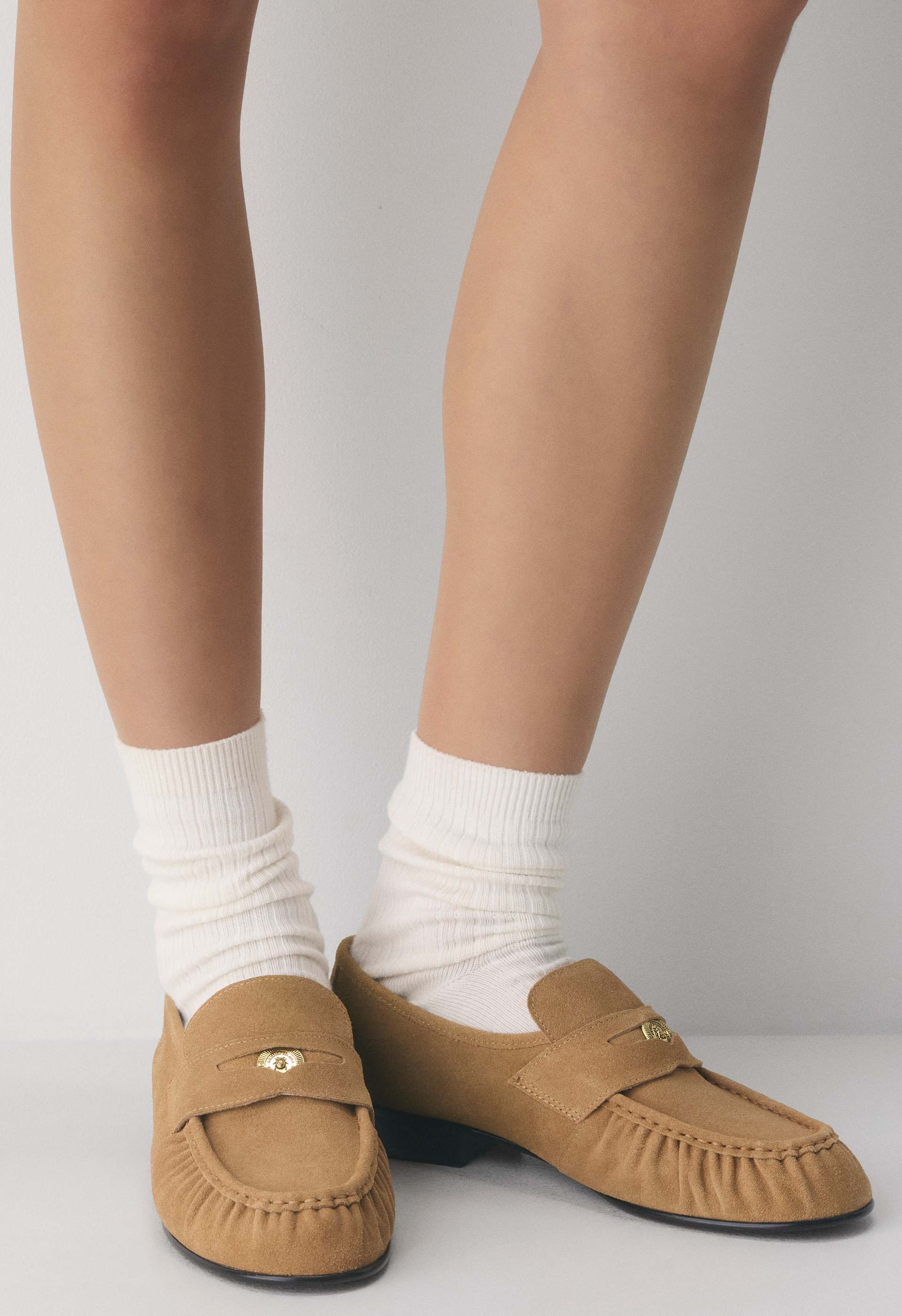 The row slippers ベージュ ムートンブーツ s26_n01_132377_13245_on_a