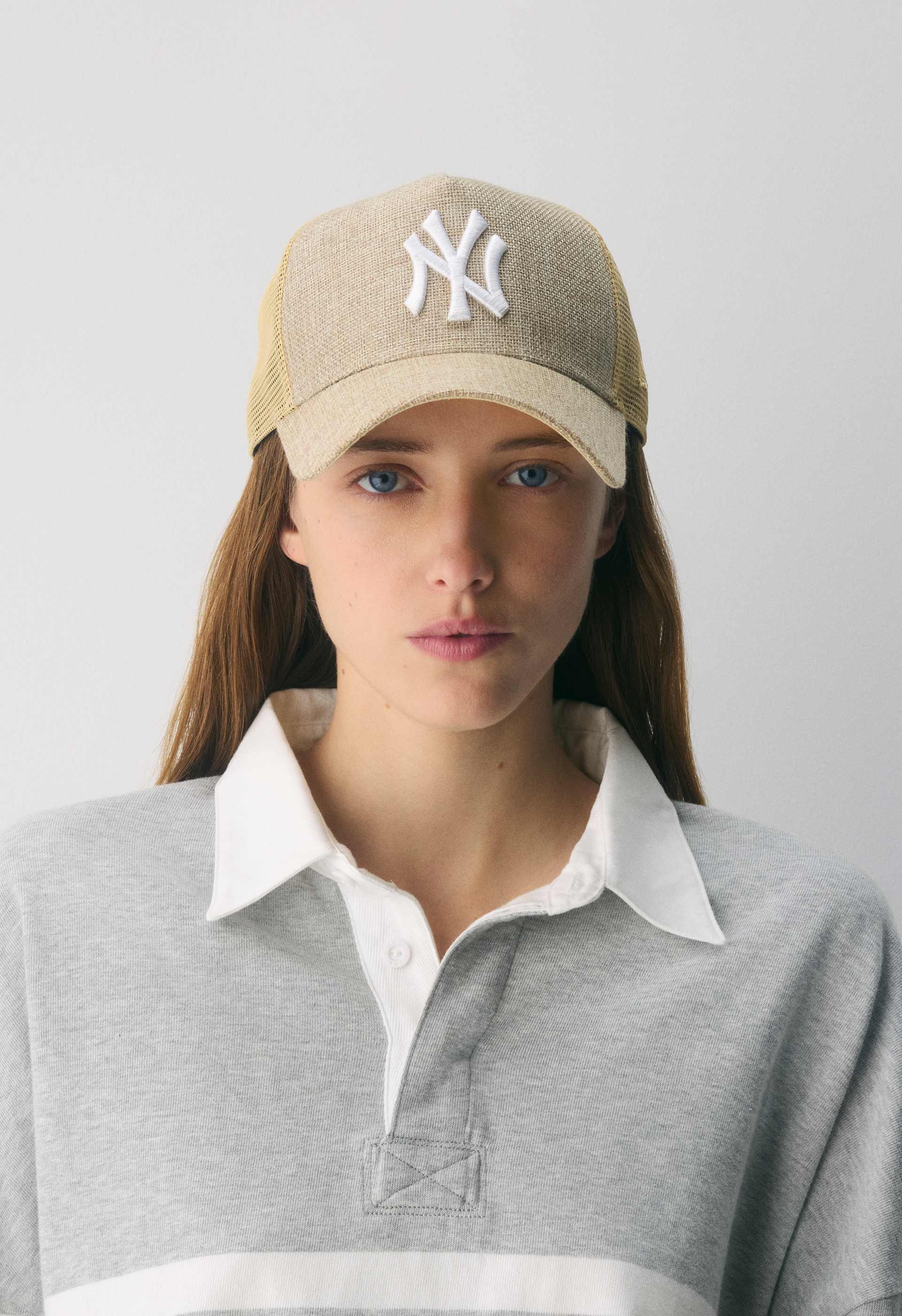 帽子 louren raffia bell hat s26_n02_131739_19493_on_a