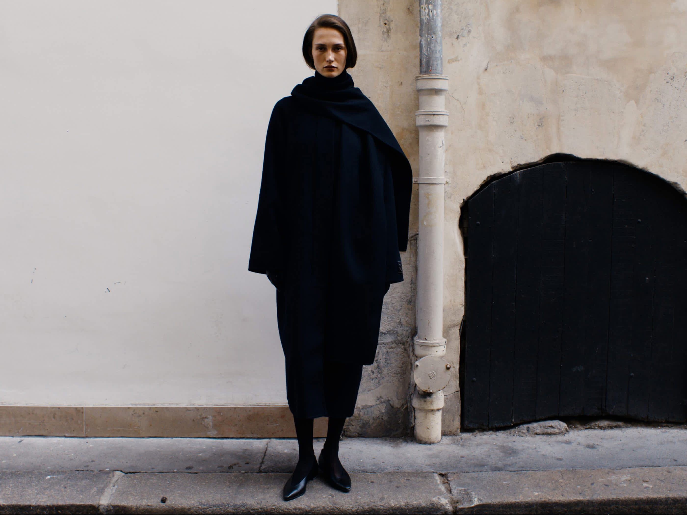 THE EMBRACE DOUBLE-FACED COAT | Aritzia