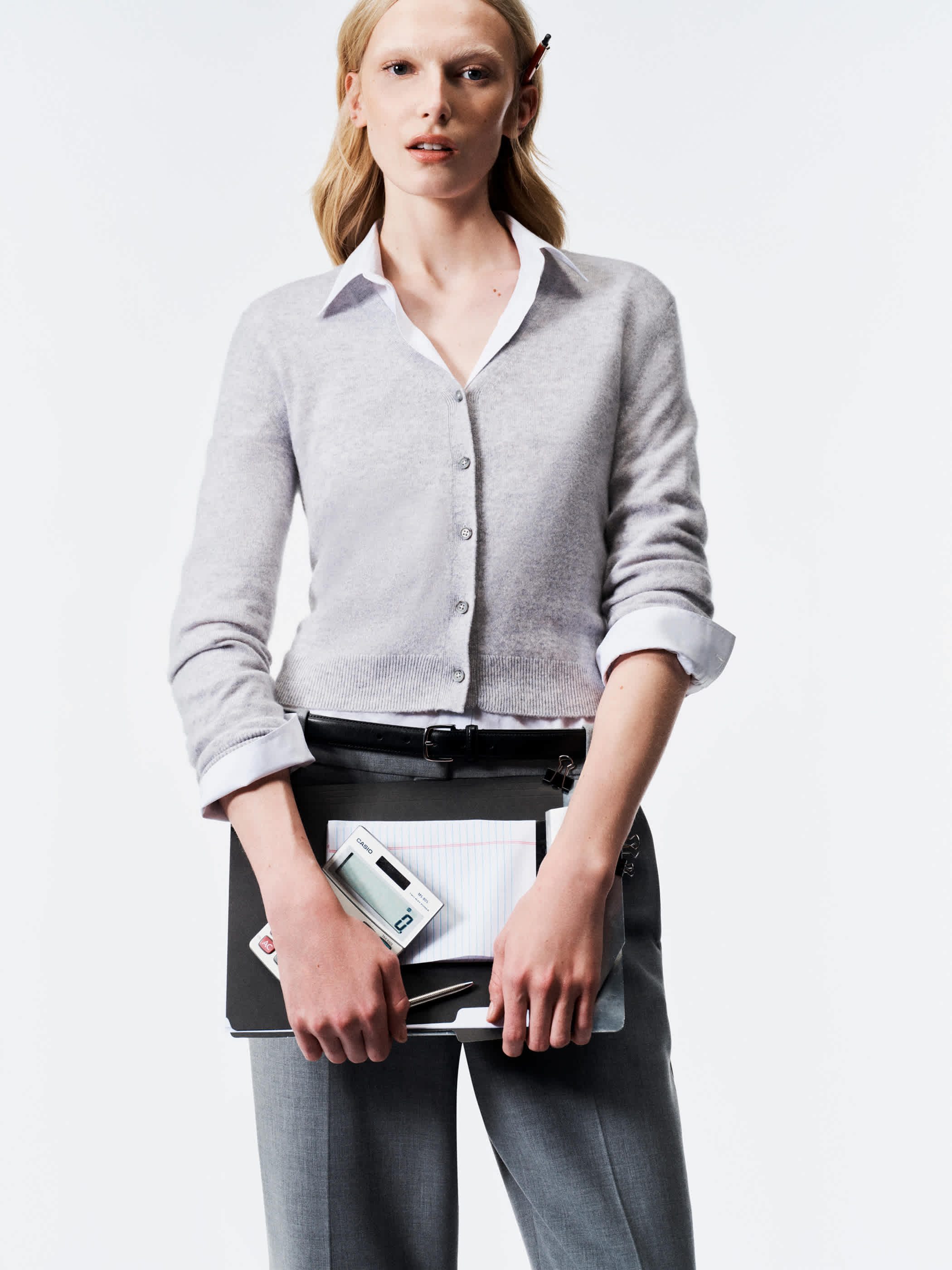 BARE CASHMERE V-NECK CARDIGAN | Aritzia