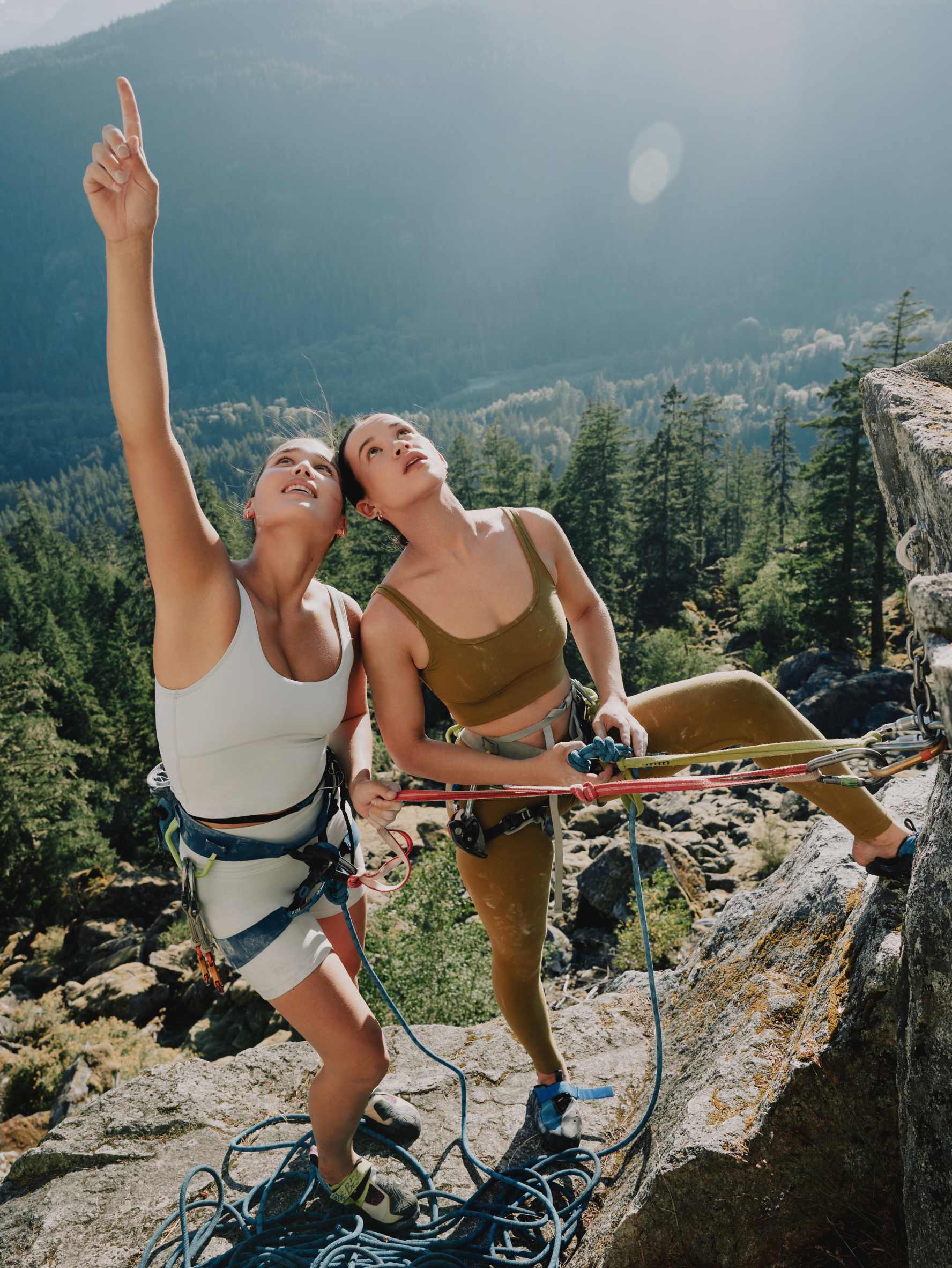 Aritzia Community™ ESG Report FY2023