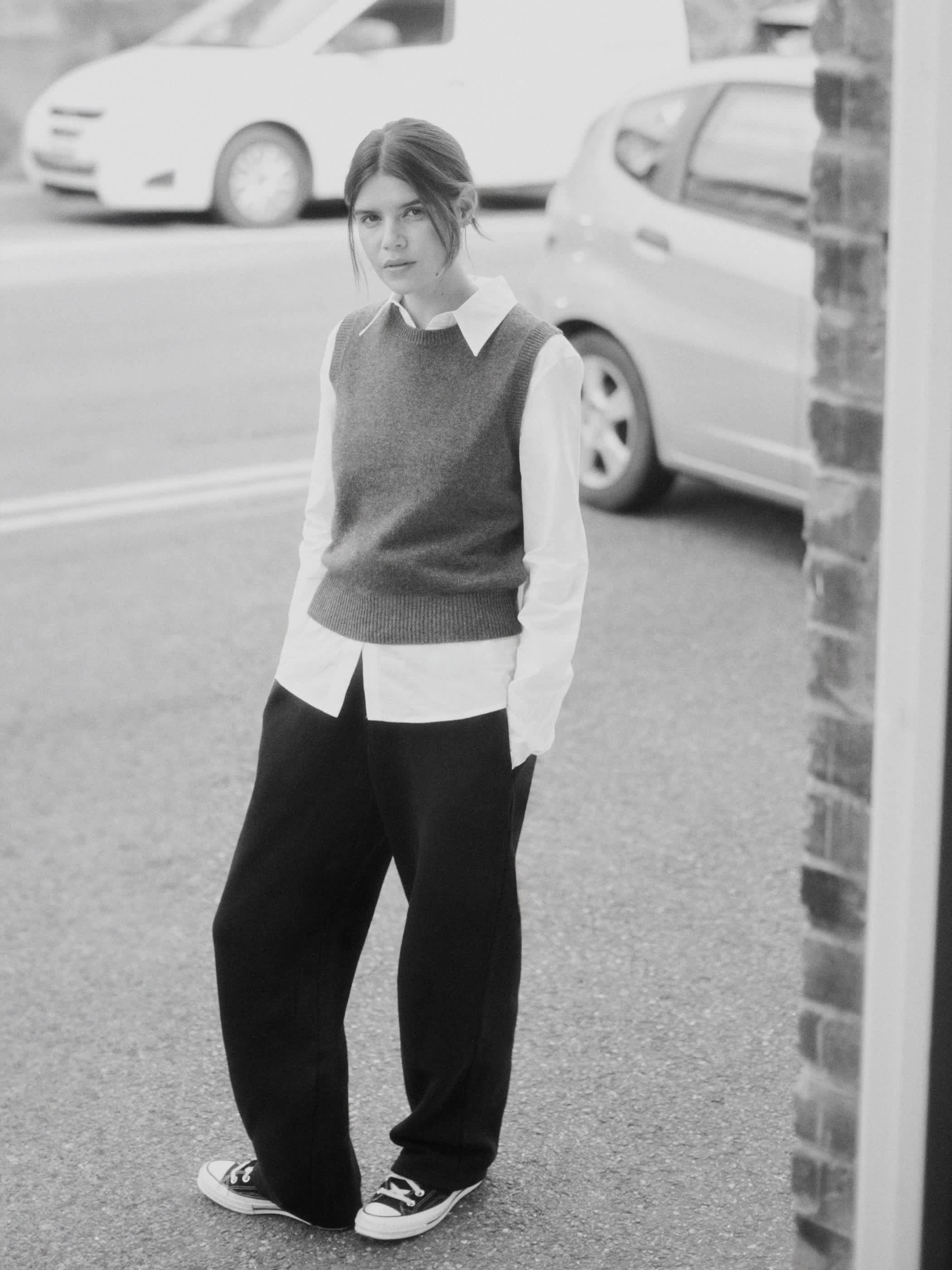 LIZA WOOL CASHMERE SWEATER VEST | Aritzia
