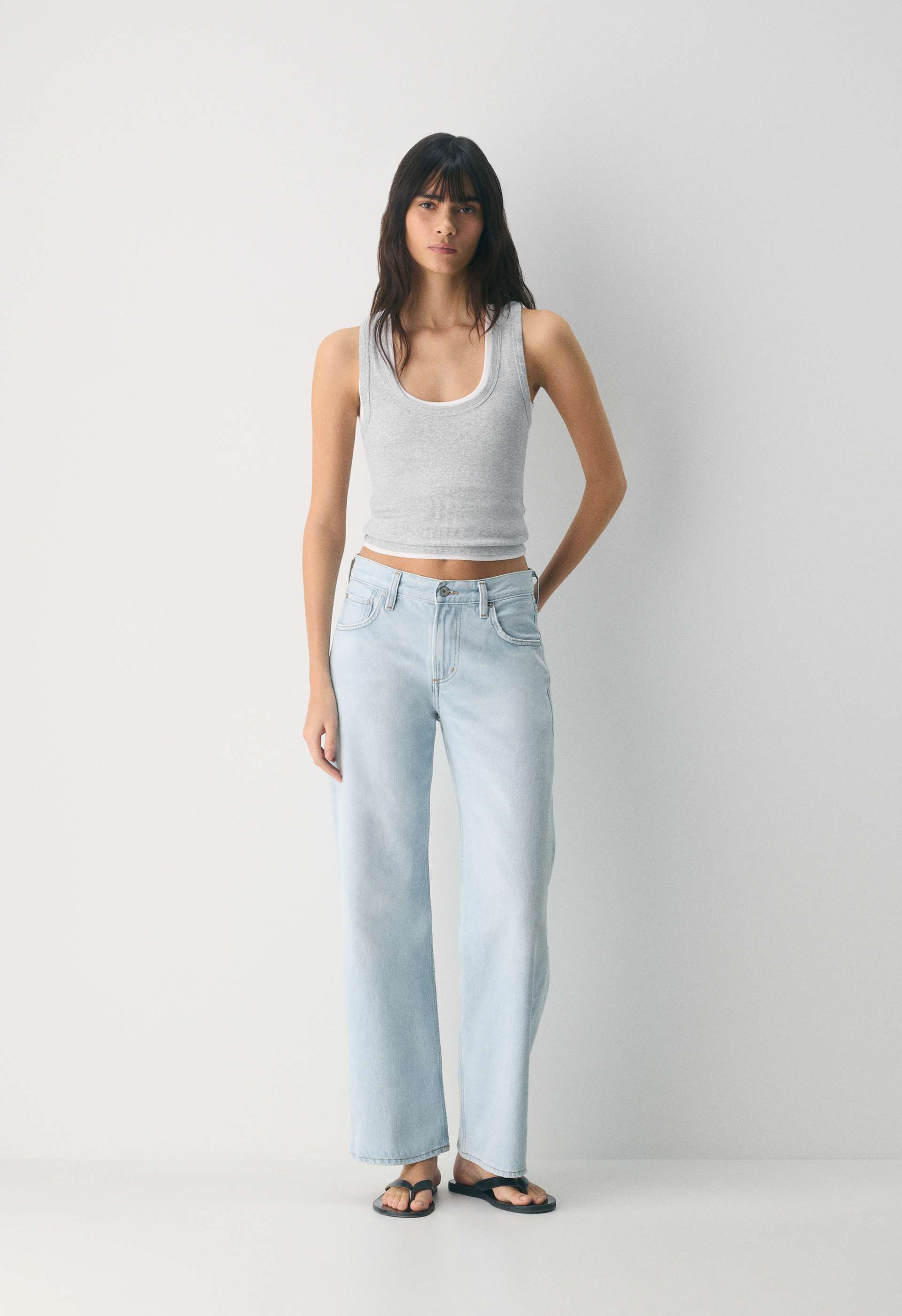 Aritzia LINDZ EASY STRAIGHT JEAN