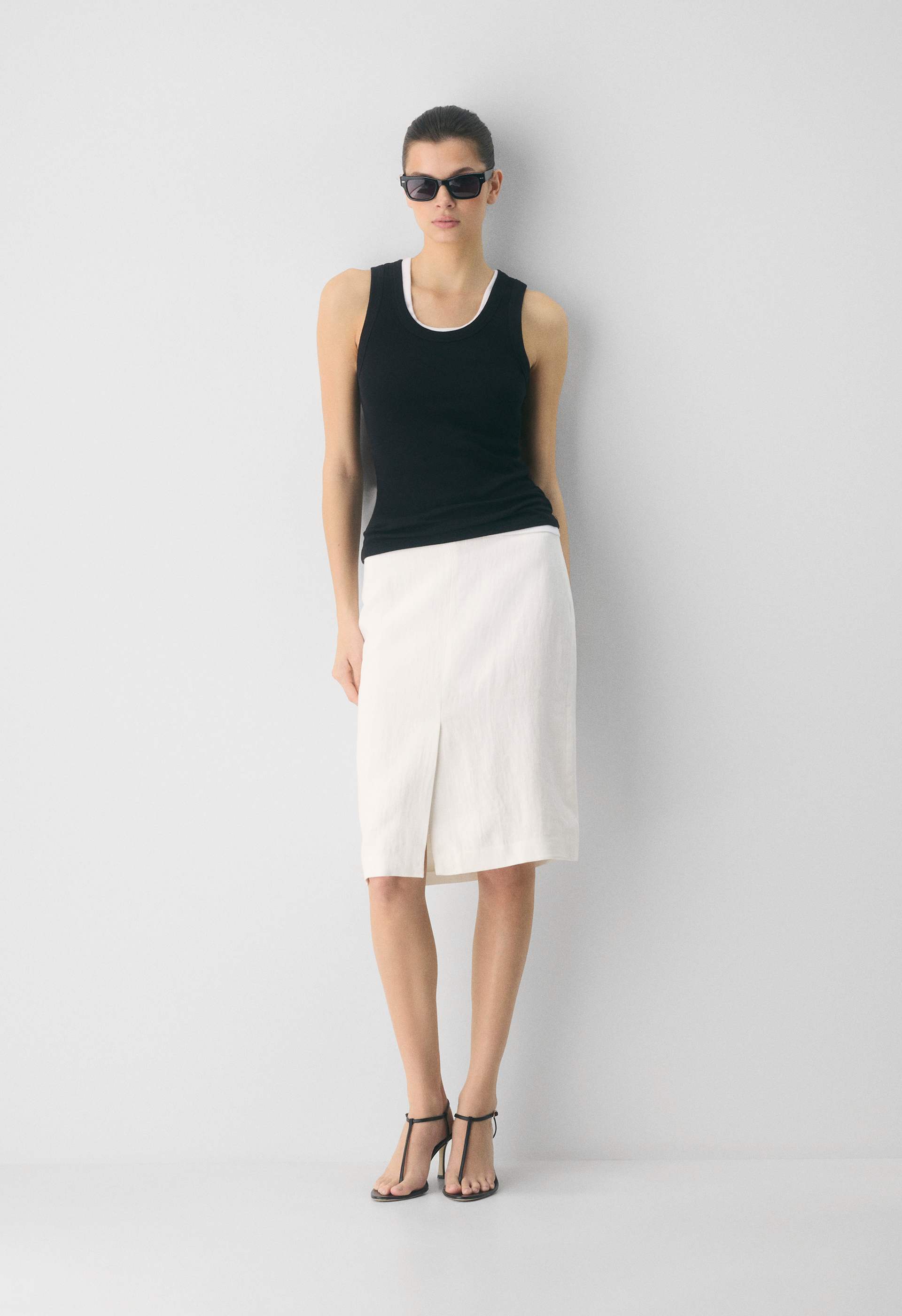Aritzia YORKVILLE SKIRT