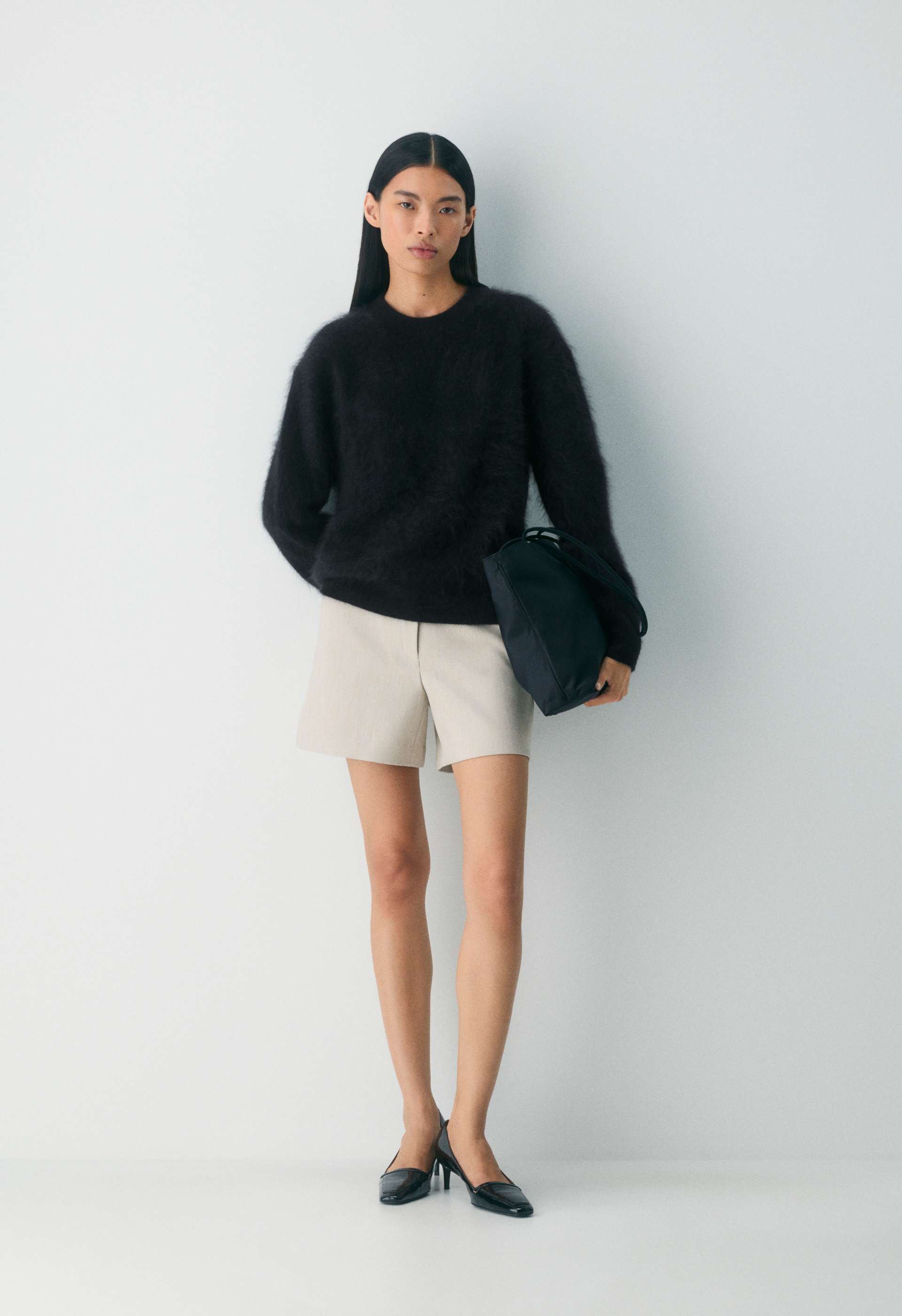 Aritzia NEW AGENCY MID-THIGH SHORT