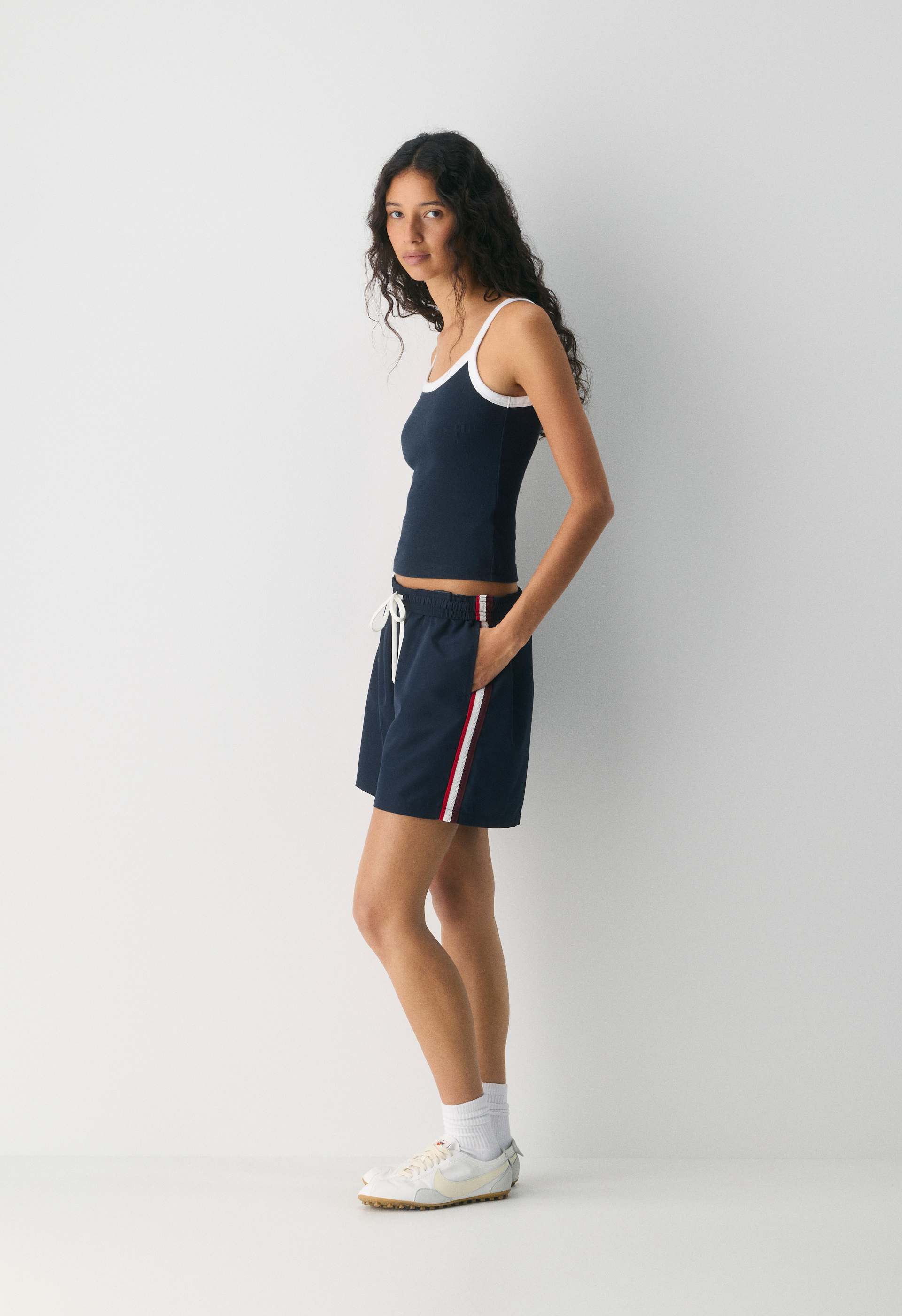 Aritzia MEDALLION LONG SHORT