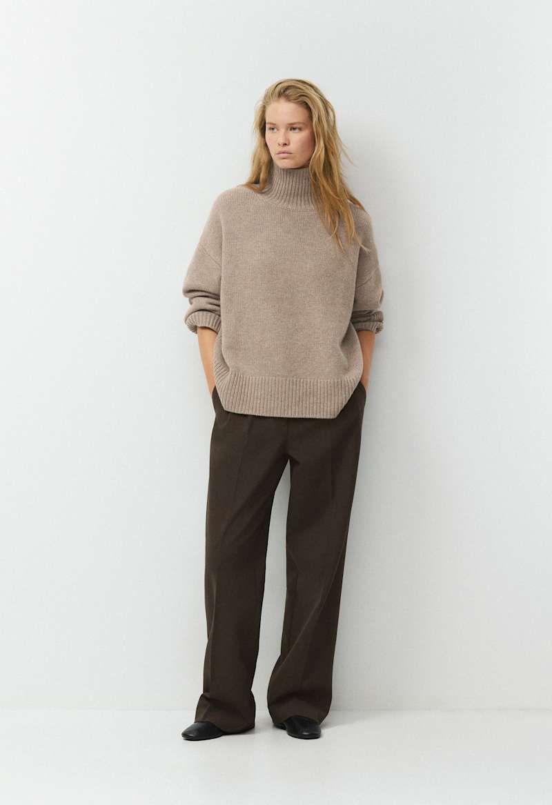 Plush Wool Cashmere Poem Turtleneck by Aritzia