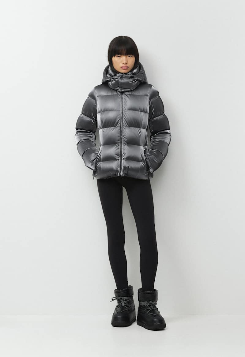 The SuperSnug Puff™ - Liquid Shine by Aritzia