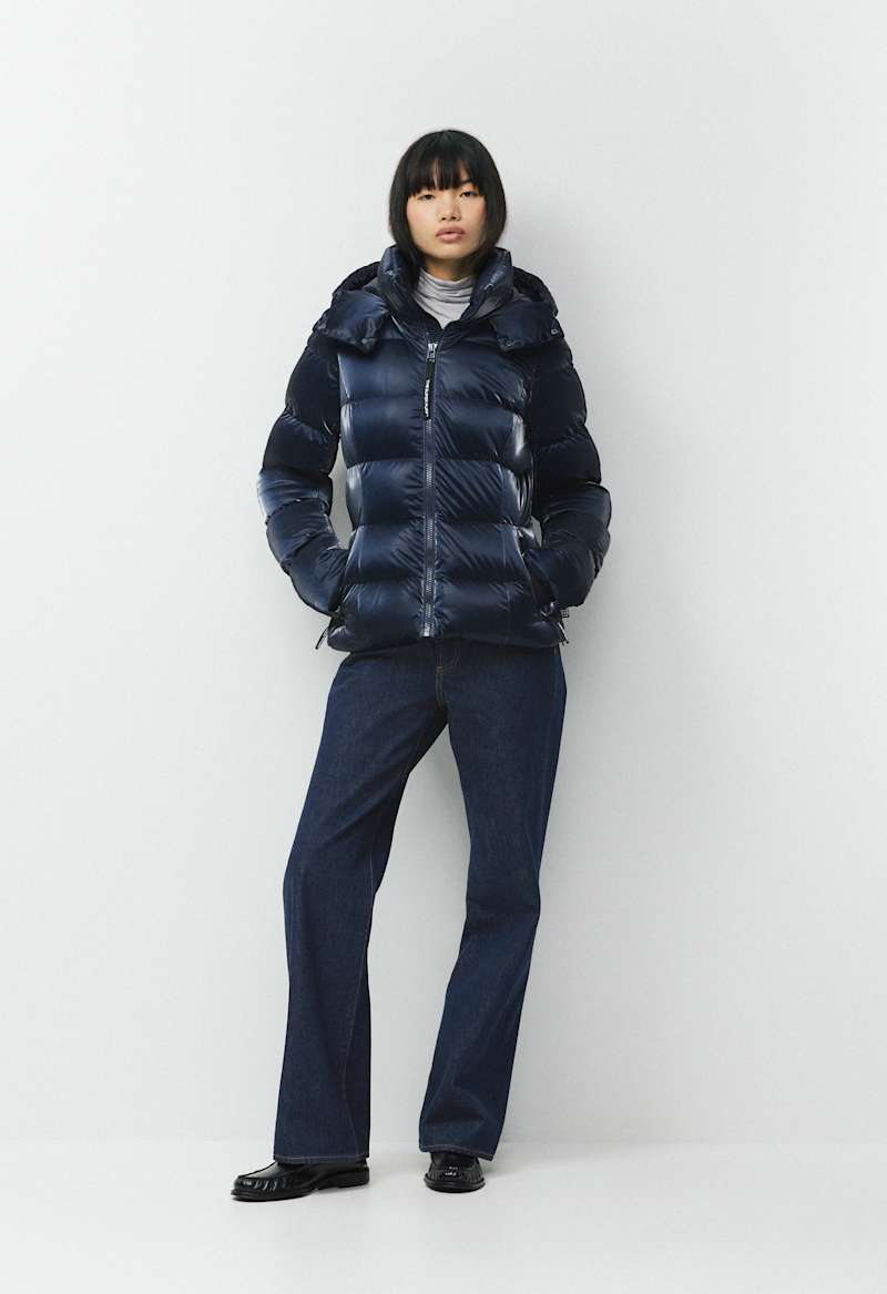 The SuperSnug Puff™ - Liquid Shine by Aritzia